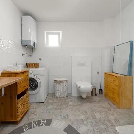 2 Bedroom Cozy In