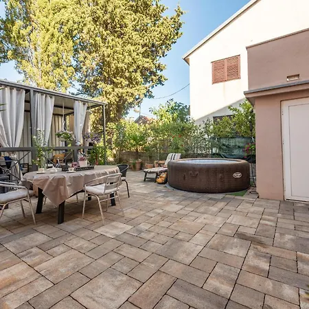Apartmán 2 Bedroom Cozy In Zadar