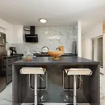 2 Bedroom Awesome In Zára