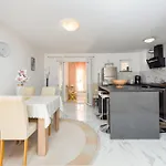 2 Bedroom Awesome In Zára