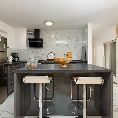 2 Bedroom Cozy In Zadar