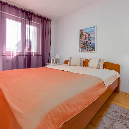 2 Bedroom Cozy In زادار