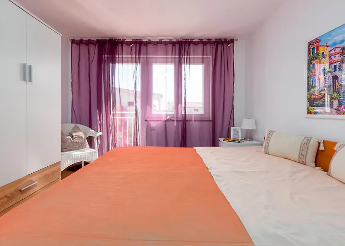 2 Bedroom Awesome In Apartment Zadar