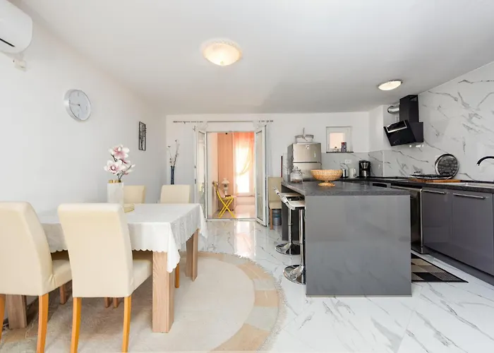 2 Bedroom Awesome In Zara