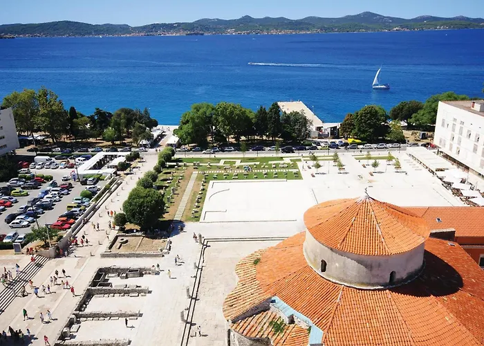 Apartment 2 Bedroom Awesome In Zadar